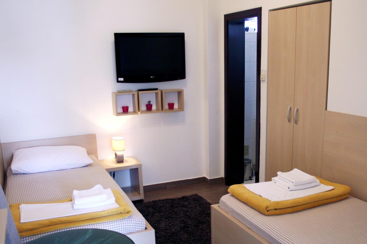 Rooms Fitea Osijek Eksteriør billede