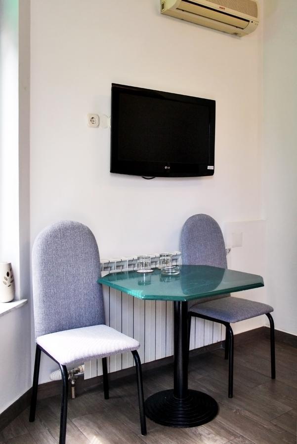 Rooms Fitea Osijek Eksteriør billede