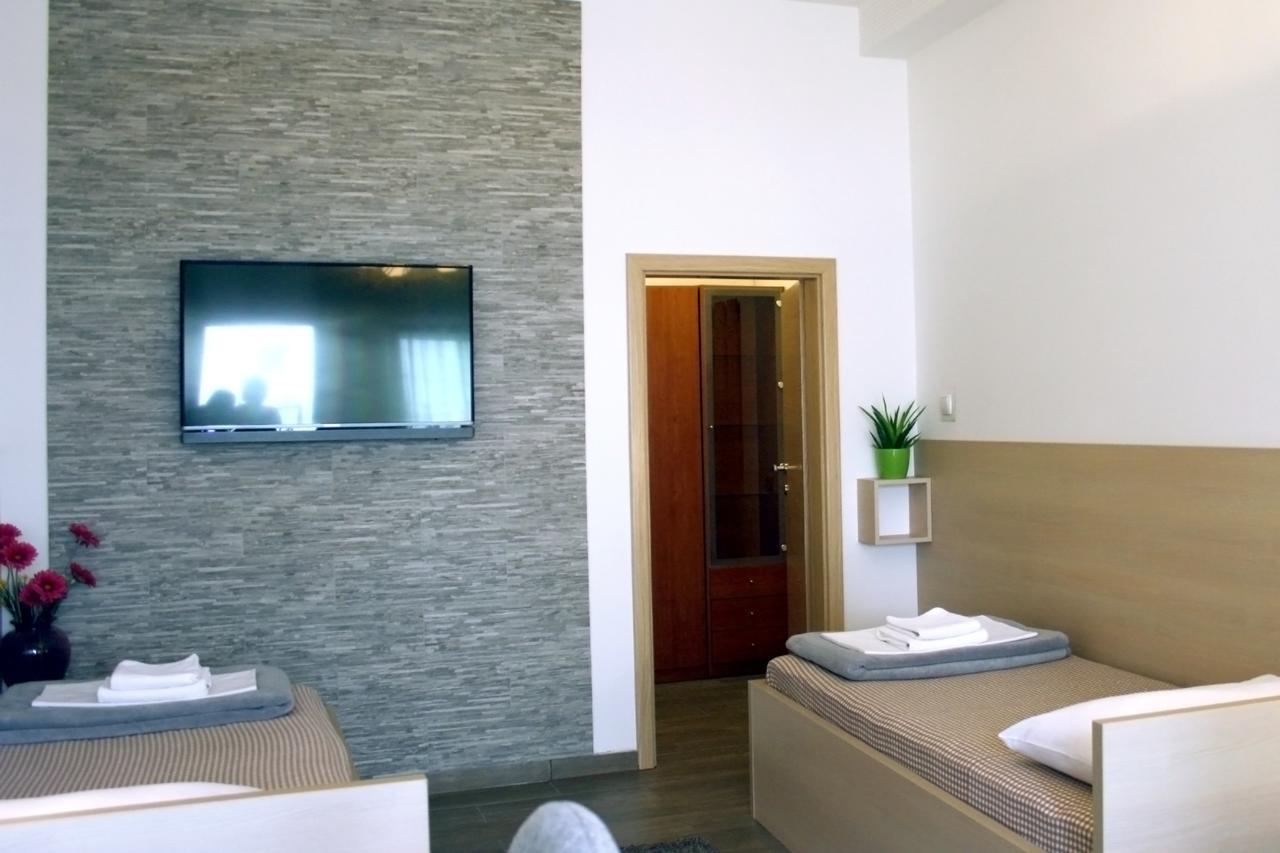 Rooms Fitea Osijek Eksteriør billede