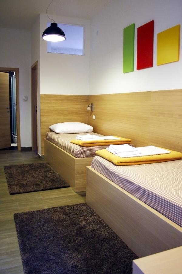 Rooms Fitea Osijek Eksteriør billede